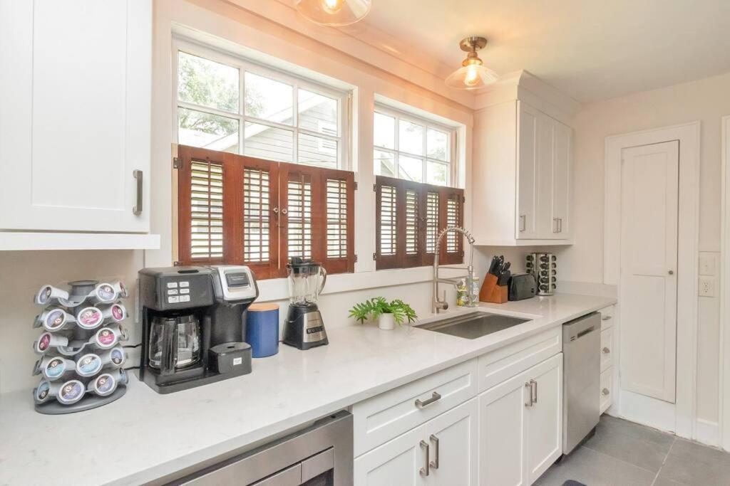 Stylish 3 Bedroom Home Close To Downtown Mobile Exteriör bild