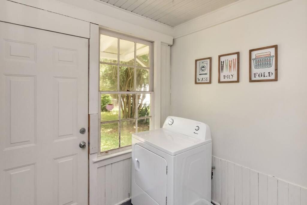 Stylish 3 Bedroom Home Close To Downtown Mobile Exteriör bild