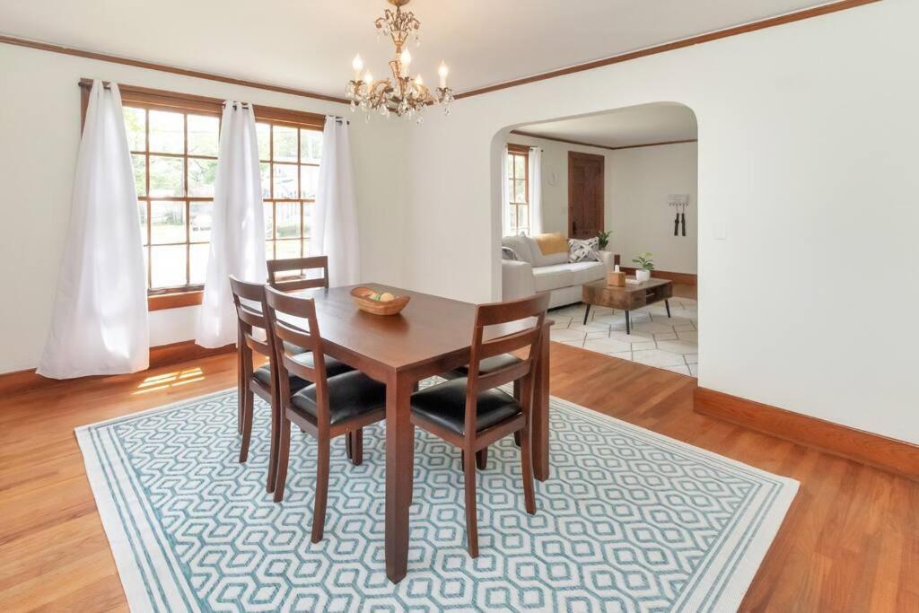 Stylish 3 Bedroom Home Close To Downtown Mobile Exteriör bild