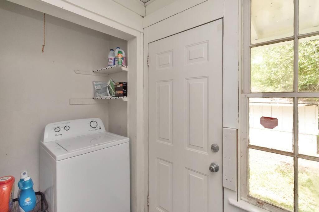Stylish 3 Bedroom Home Close To Downtown Mobile Exteriör bild